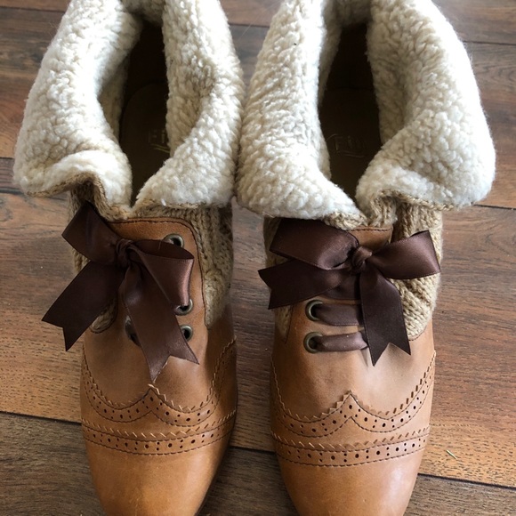 FIN Heel Ankle Booties 9 - Picture 2 of 6